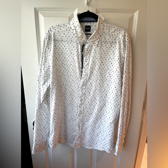 Men’s Hugo Boss button down - Picture 2 of 11